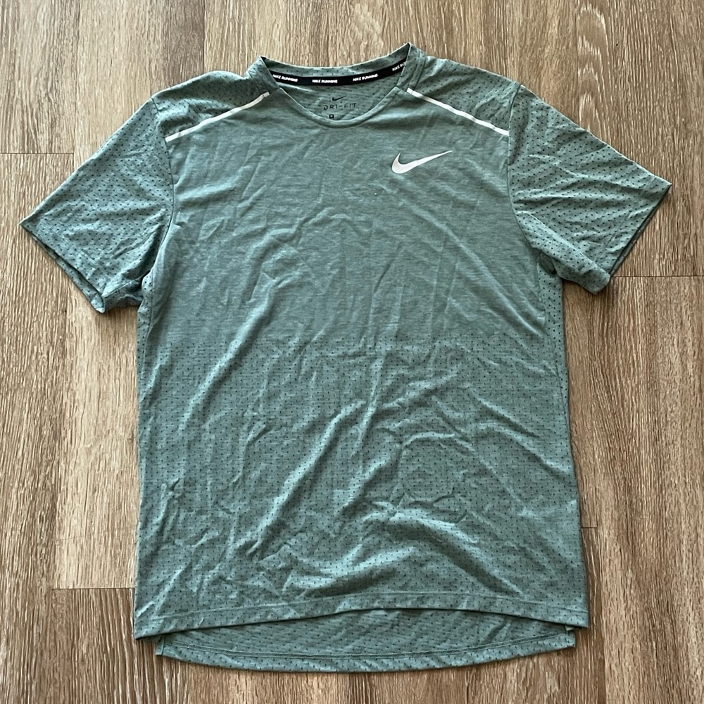 Nike Men’s Running Tee w/ Reflective Detail